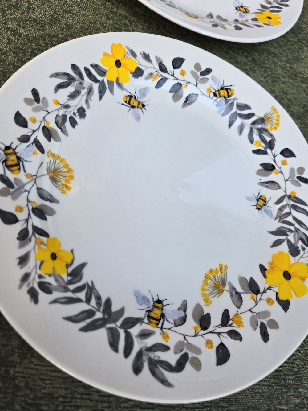 Floral & Bee Ceramic Dinner Plate - Set of 2 - Picture 5 of 8
